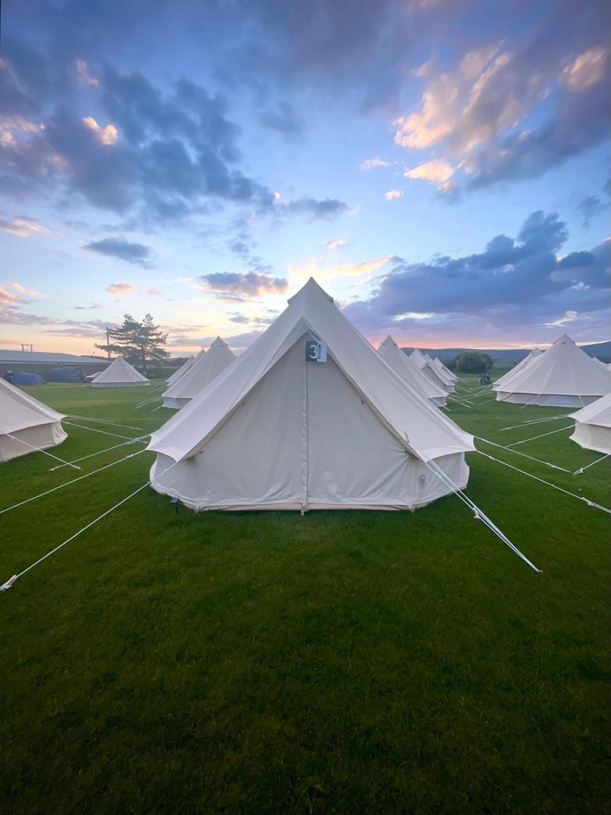 Nine Yards Bell Tents At The Tt - קאסלטאון מראה חיצוני תמונה